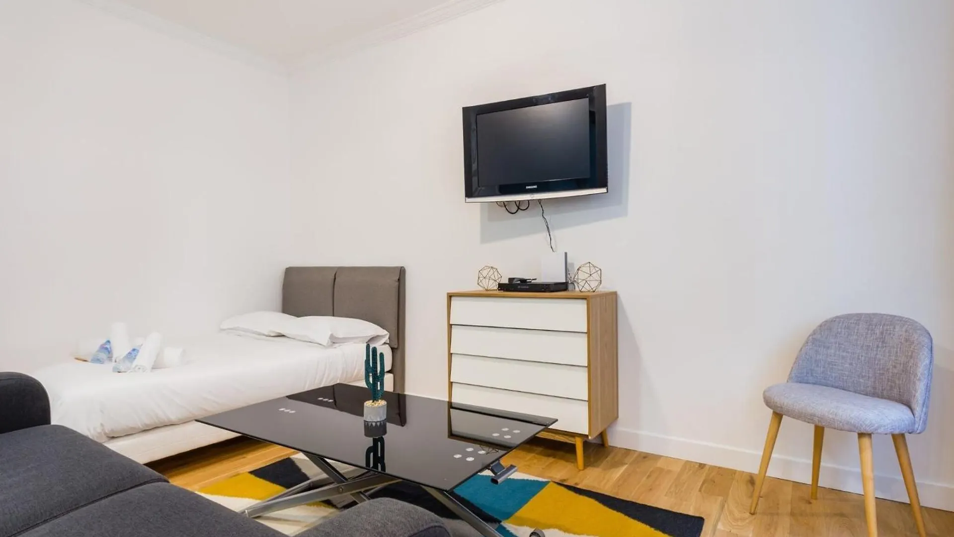 Apartment Cozy Studio In The Heart Of Paris
